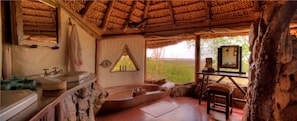 Bathroom - Elewana Elsa’s Kopje (Meru National Park)