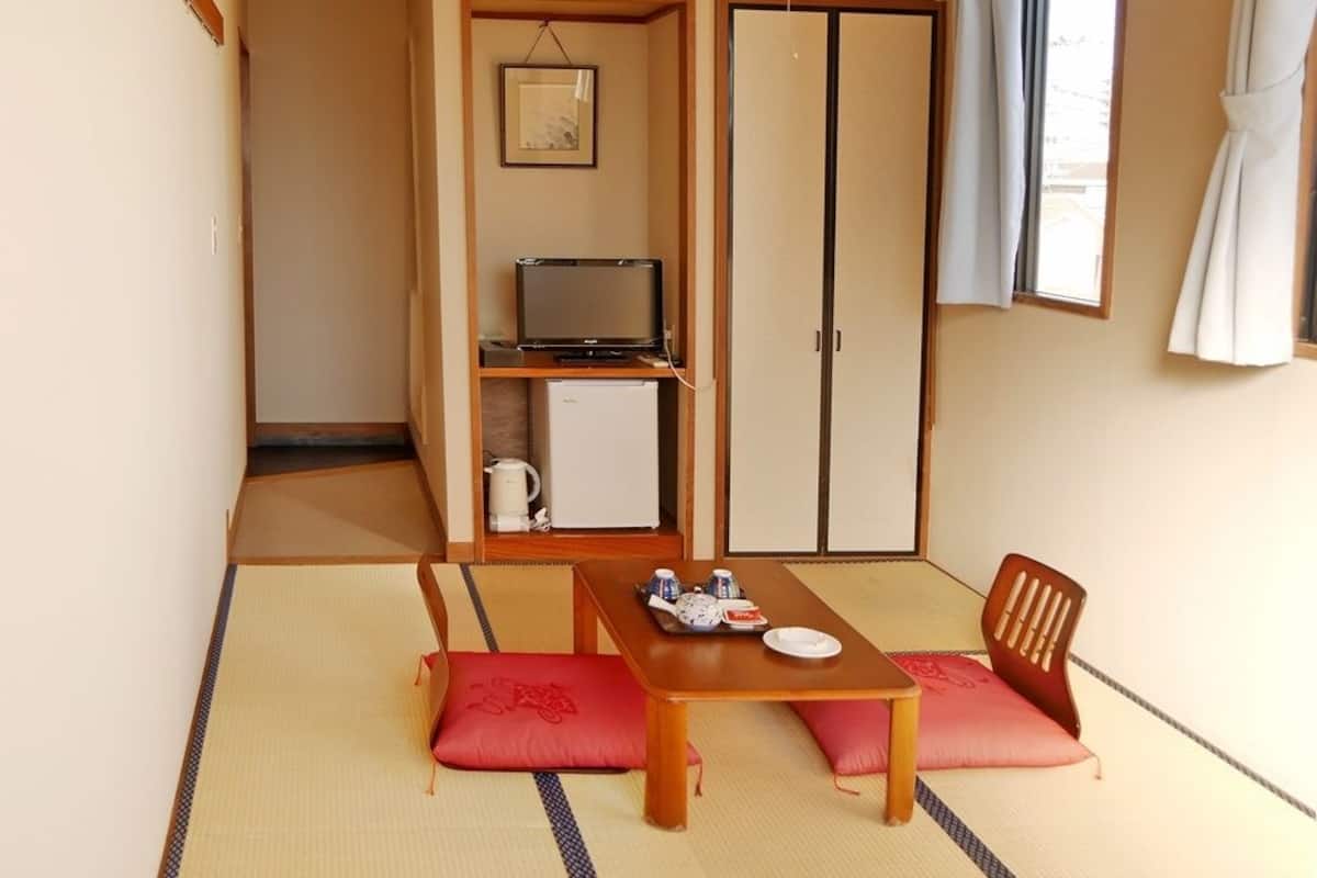 japanese style twin room, smoking | free wifi