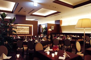 Restaurant - Viale Osaka (Osaka)