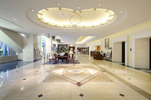 Lobby - Viale Osaka (Osaka)