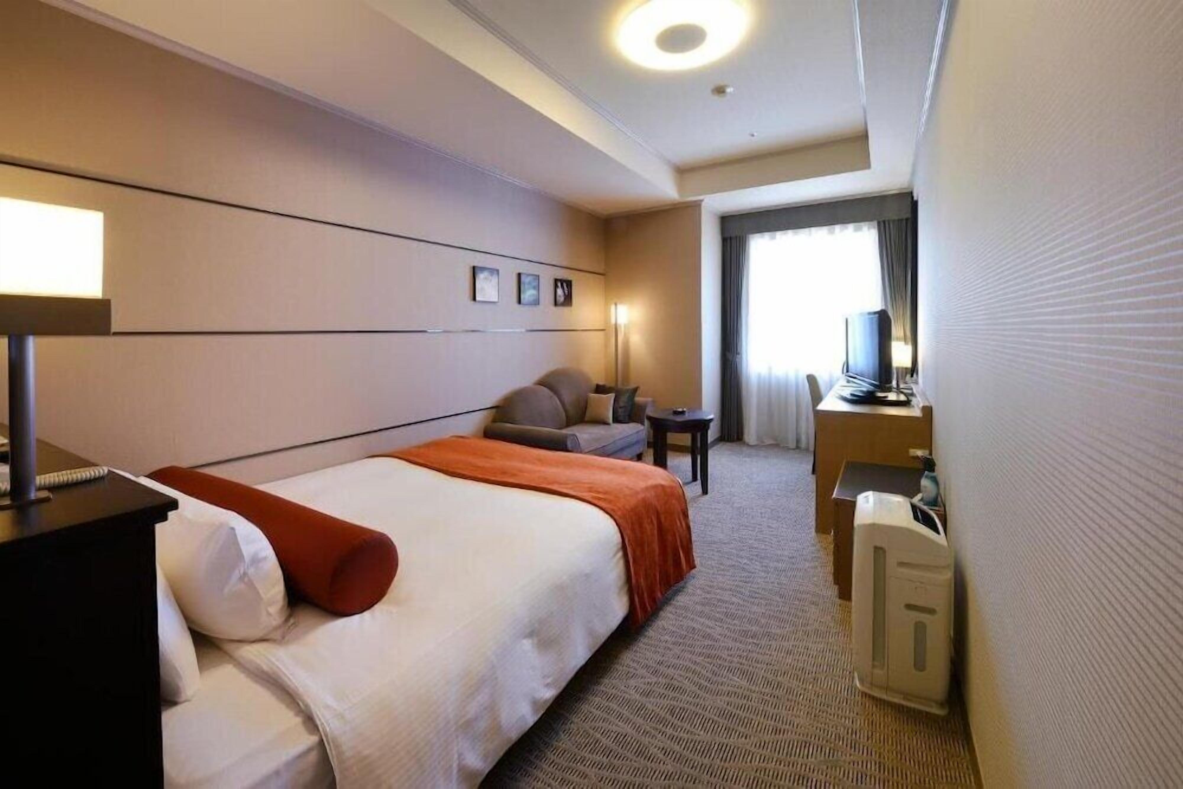 tempur-pedic beds, in-room safe, individually decorated