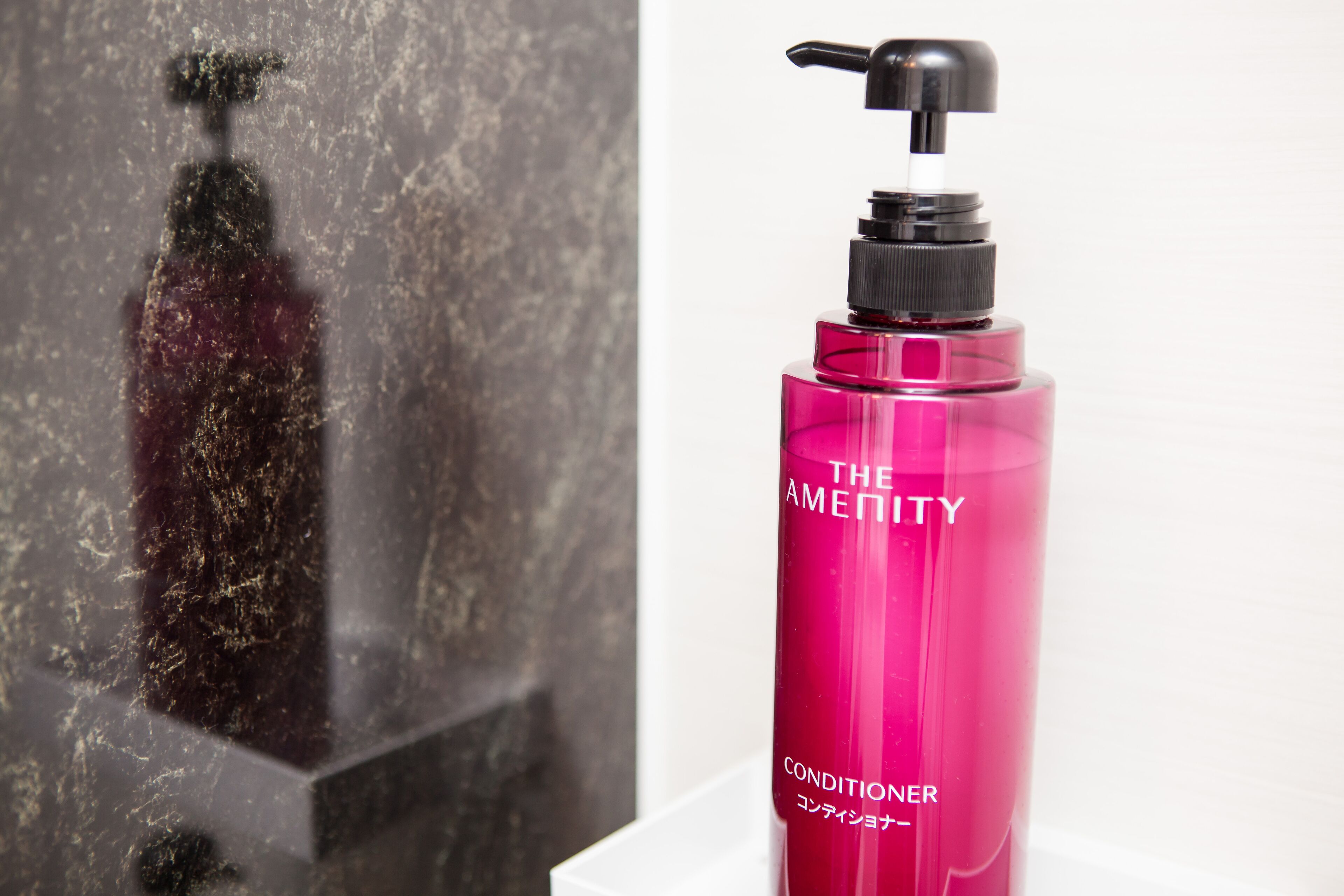 combined shower/bathtub, free toiletries, hair dryer, slippers