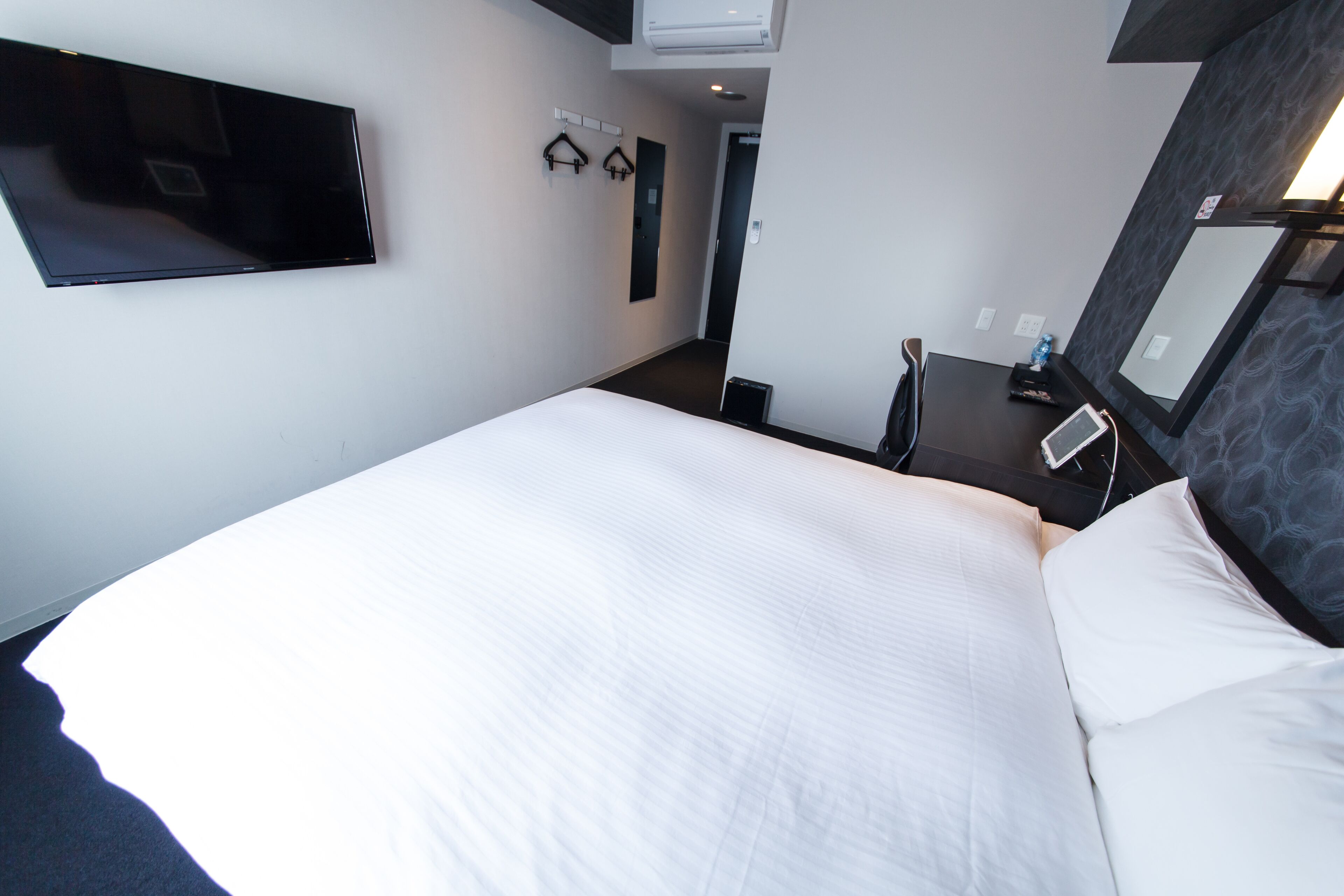 superior double room (queen bed), non smoking | desk, blackout curtains, soundproofing, iron/ironing board