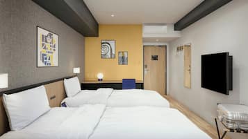 Escritorio, cortinas blackout y sistema de insonorización