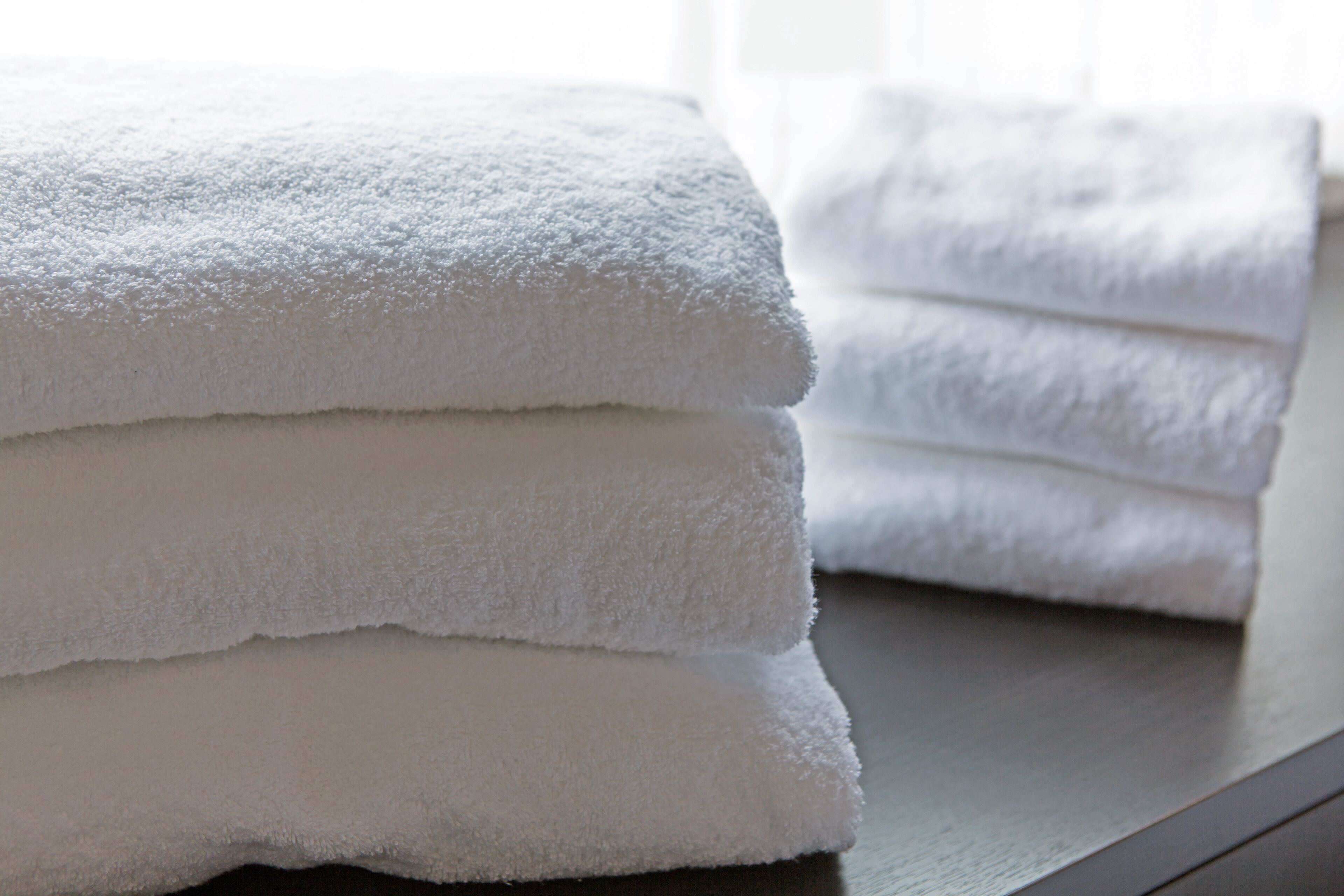 combined shower/bathtub, free toiletries, hair dryer, slippers