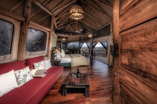 Tree House | Cribs (free), rollaway beds (free), WiFi (free), bed sheets