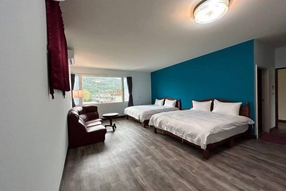 Schreibtisch, Verdunkelungsvorhänge, kostenloses WLAN
