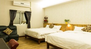 Superior Quadruple Room, 1 Bedroom | 1 bedroom, desk, blackout drapes, free WiFi