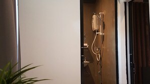 Double Room, Private Bathroom - Fundee Hostel at Chiang Mai (Chiang Mai)