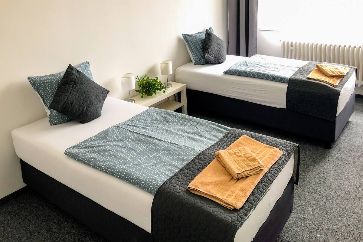 Comfort Apartment | Desk, blackout drapes, WiFi (free), bed sheets