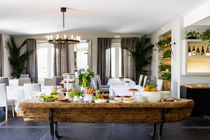 Daily continental breakfast for a fee