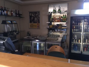 Bar (in der Unterkunft)