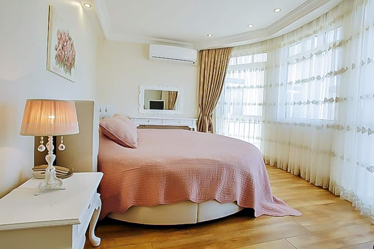 Quarto casal superior, vista para o mar | Frigobar, escrivaninha, Wi-Fi de cortesia