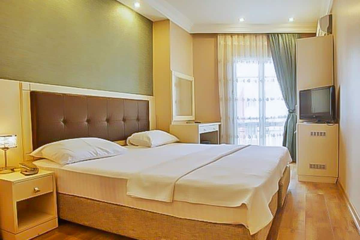 Quarto casal ou duplo standard | Frigobar, escrivaninha, Wi-Fi de cortesia