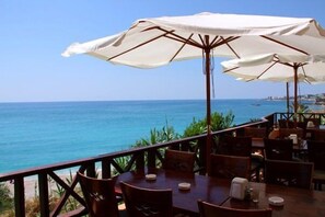 Outdoor dining - Ahiram Hotel (Byblos)