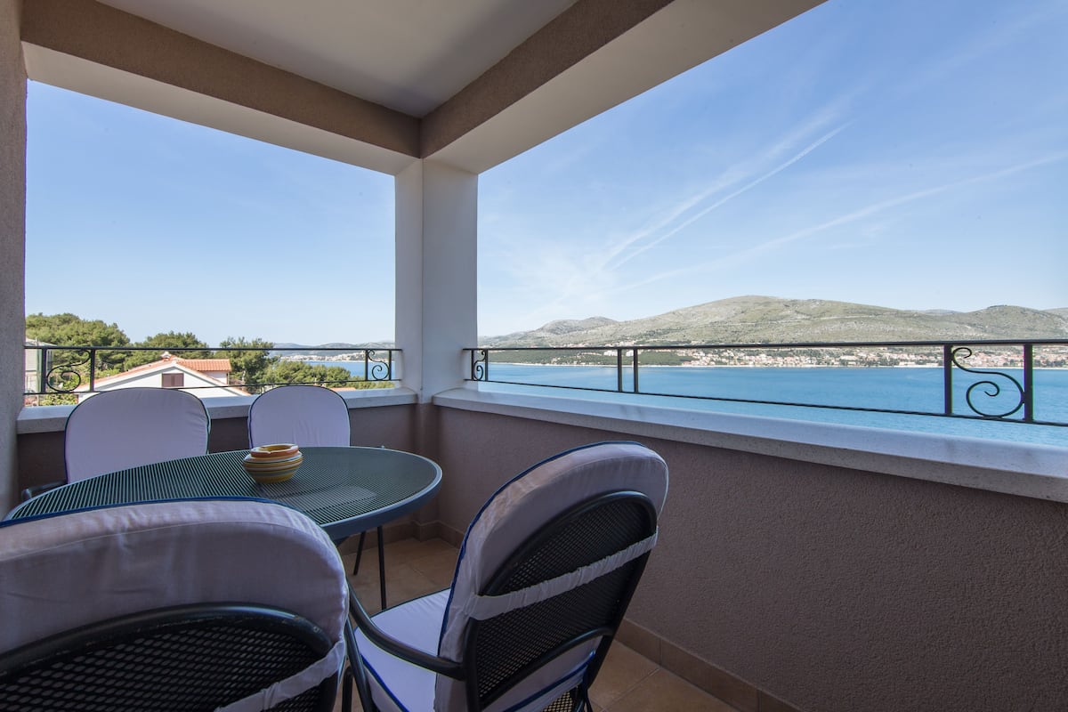 Family Apartment | Balcony