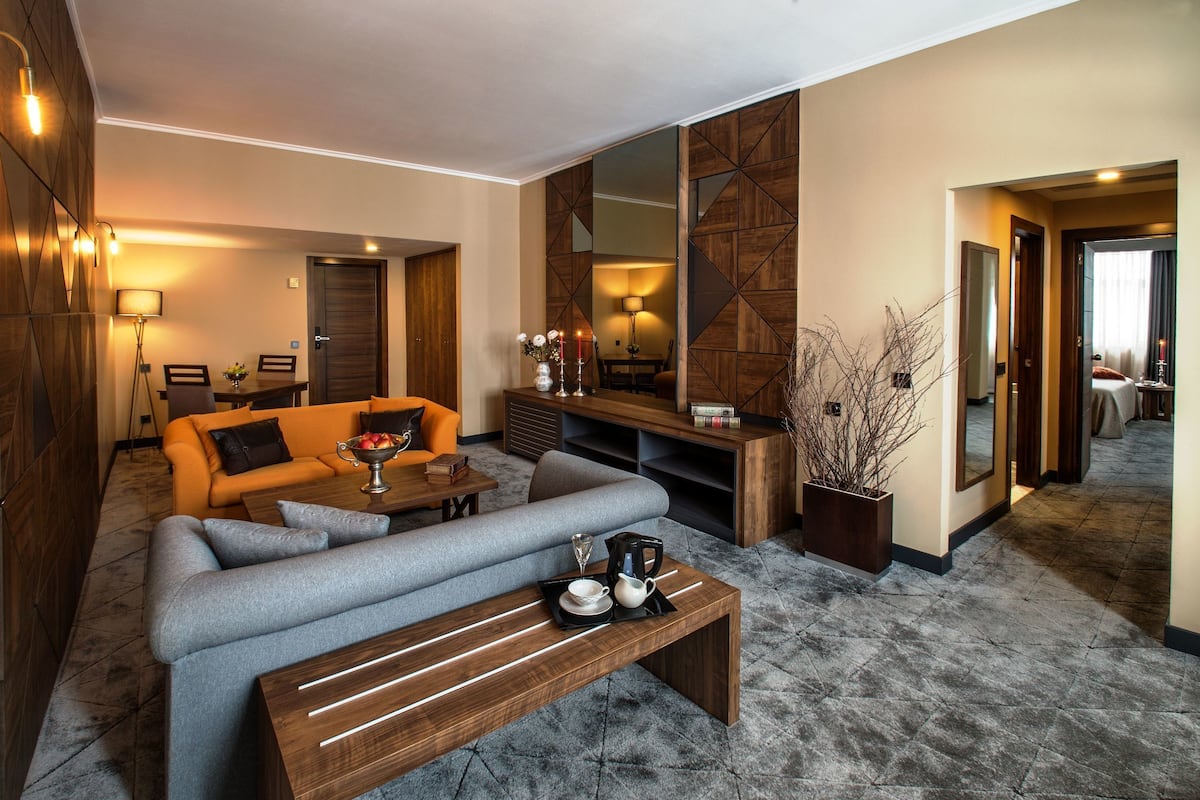 Family Room (Junior) | Living room | LCD TV