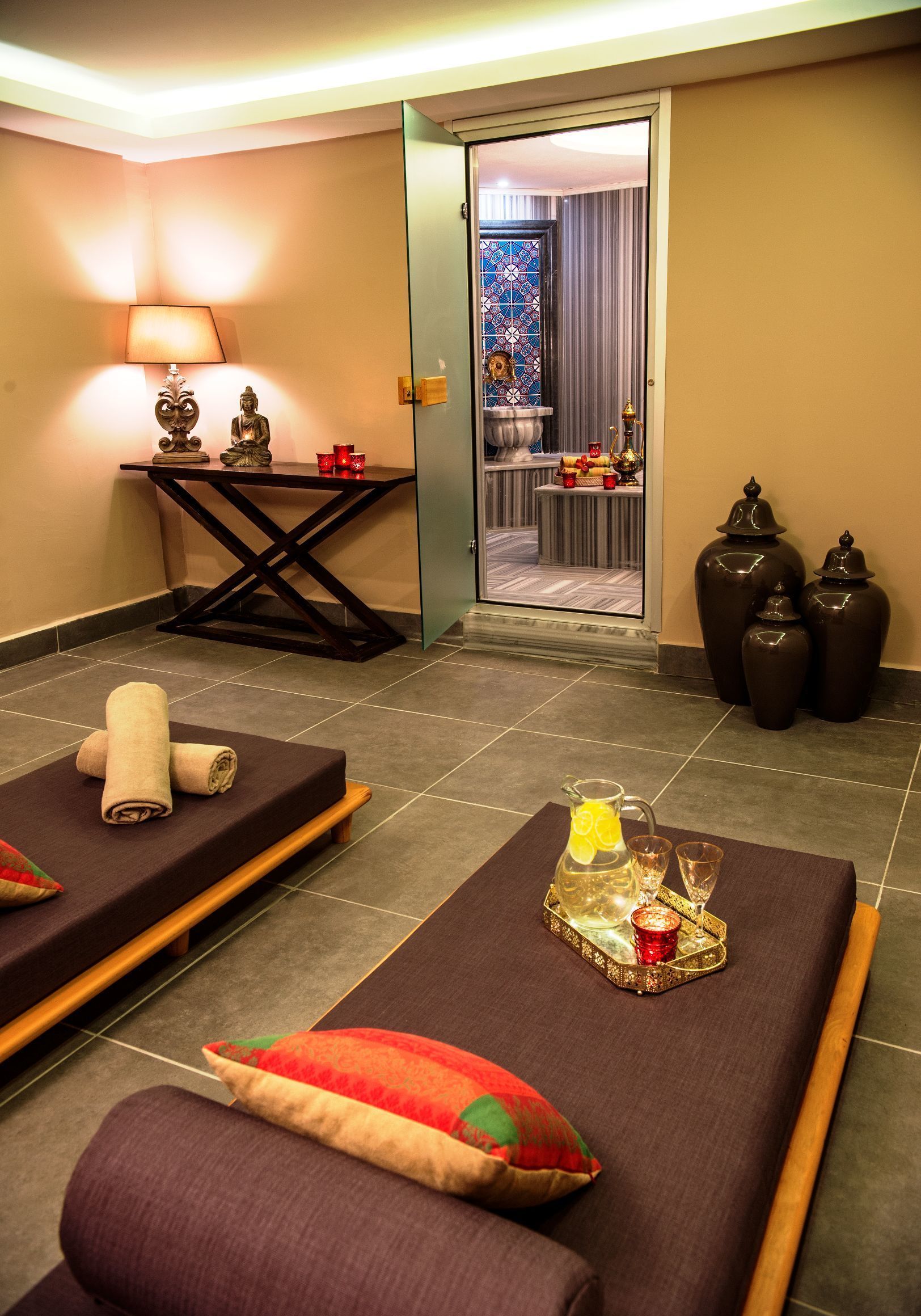 Een Turks bad/hammam, lichaamsbehandelingen, diepe bindweefselmassages