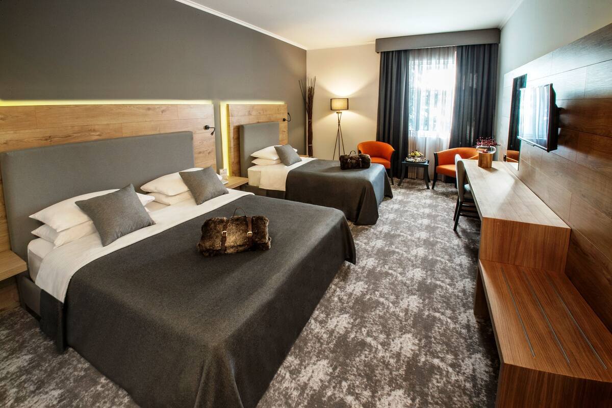 1 bedroom, premium bedding, soundproofing, free WiFi