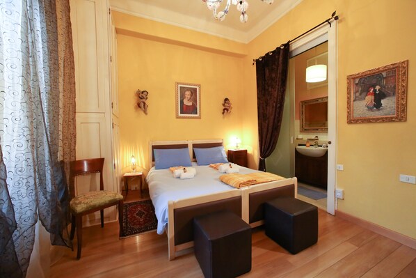 Yksilöllisesti sisustettu, yksilöllisesti kalustettu, pimennysverhot