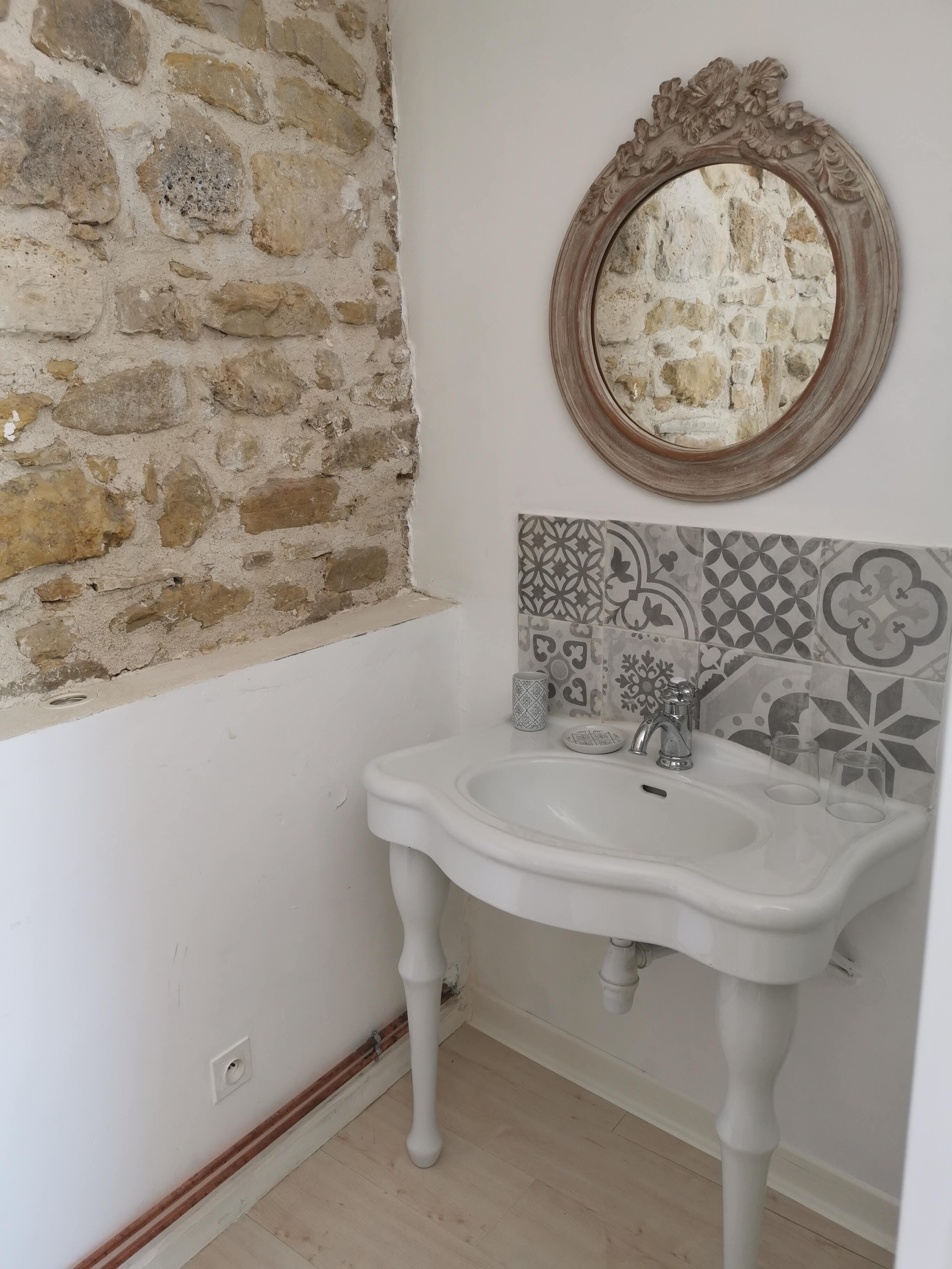 standard double room, 1 queen bed | bathroom | shower, free toiletries, hair dryer, towels