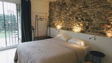 Standard Double Room, 1 Queen Bed | Individually decorated, individually furnished, blackout drapes