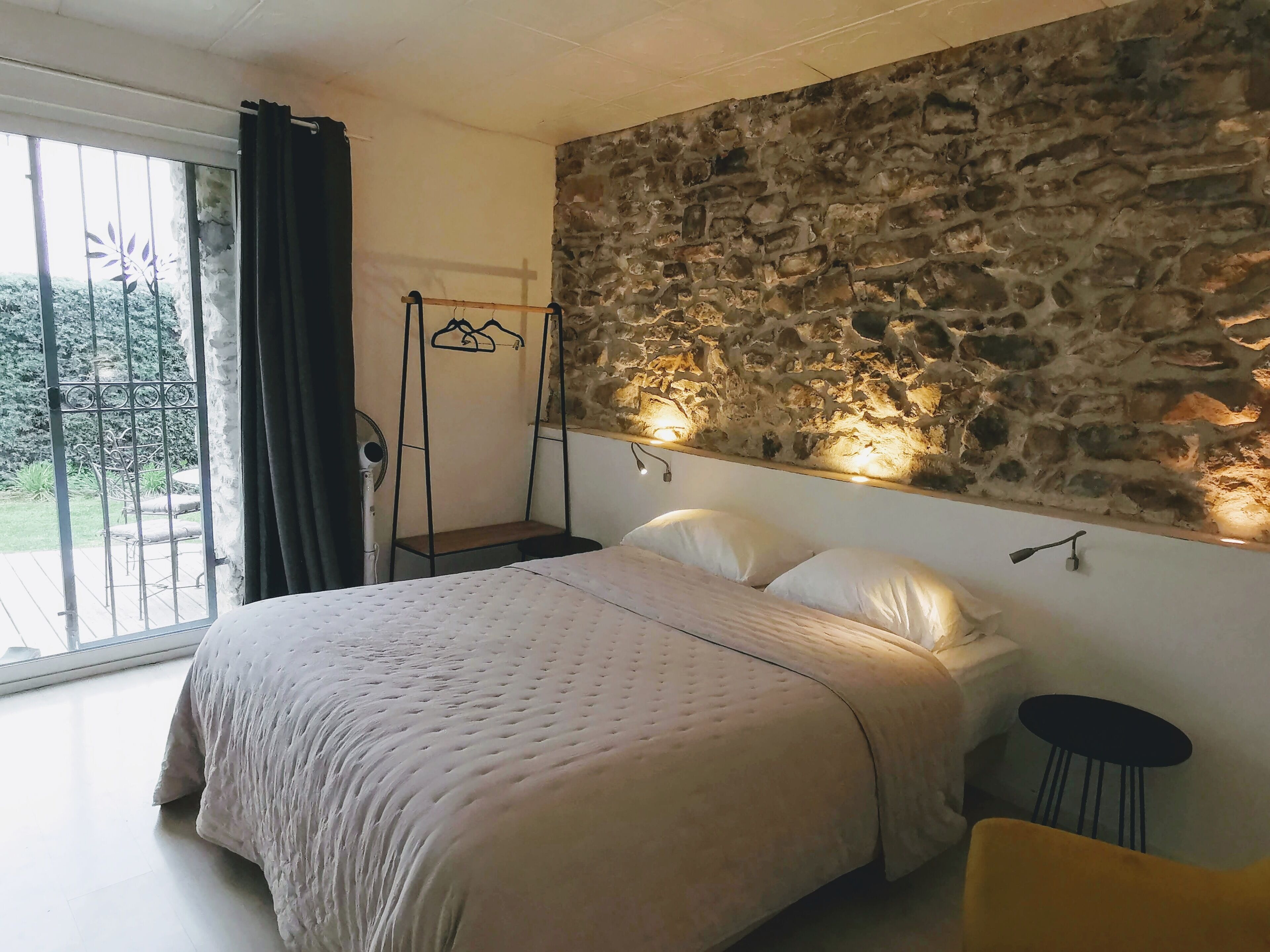 Décor unique, ameublement unique, rideaux d’obscurcissement