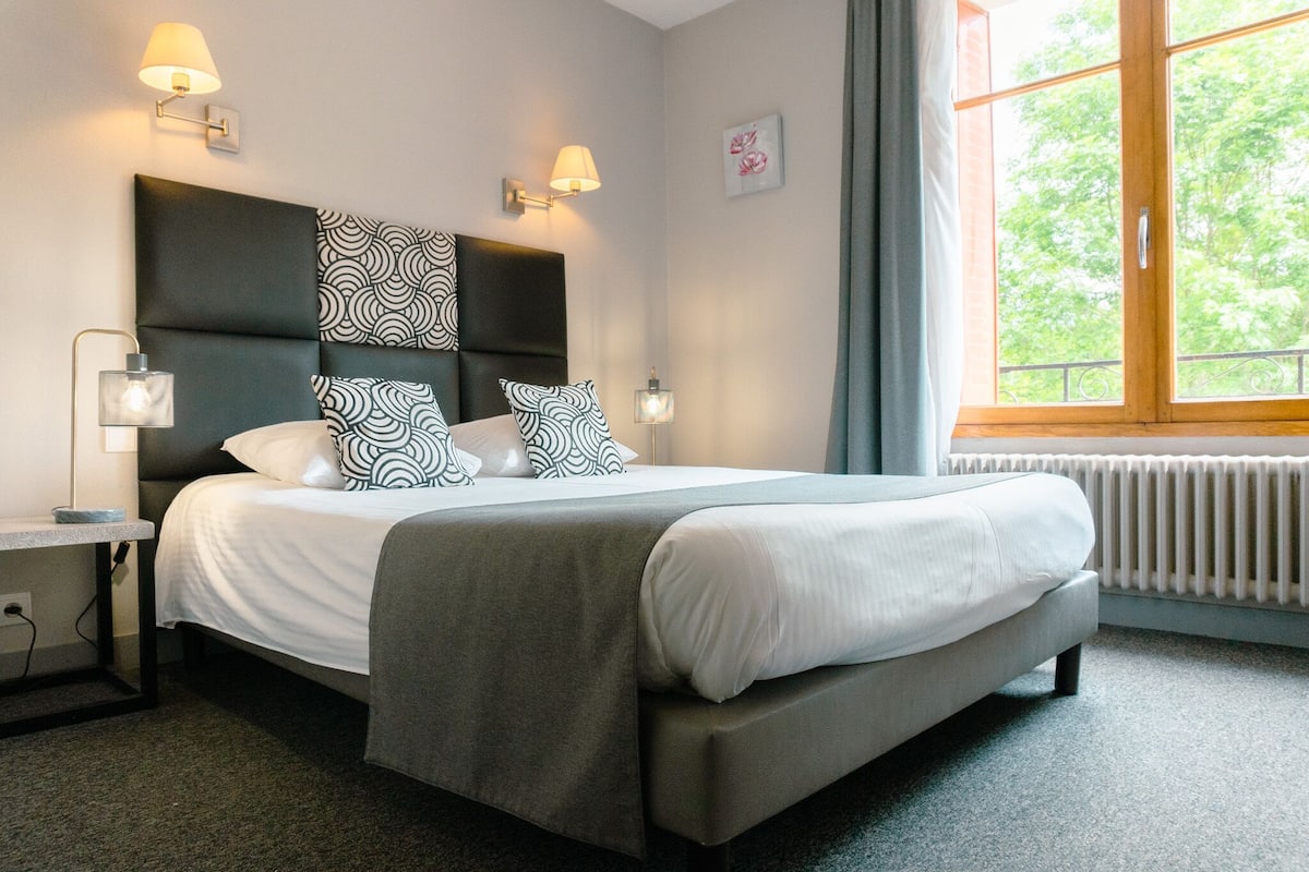 In-room safe, free cots/infant beds, free WiFi, bed sheets