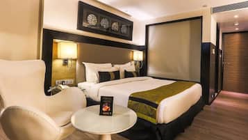 1 bedroom, premium bedding, minibar, in-room safe