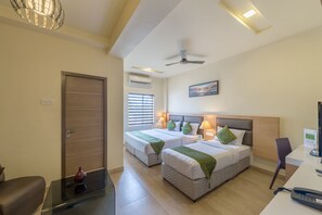 华丽双人房 | 办公桌、免费 WiFi