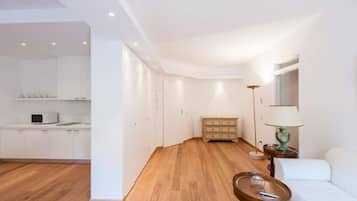 Apartamento, 3 habitaciones (Via Luigi Bozzo, 33) | 2 dormitorios, caja fuerte, escritorio y tabla de planchar con plancha