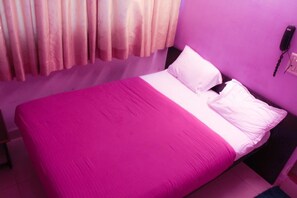Phòng Tiêu chuẩn | Bàn, bàn ủi/dụng cụ ủi quần áo, giường gấp/giường phụ (phụ phí)