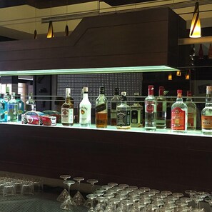 Bar (on property) - Club Emerald (Mumbai)