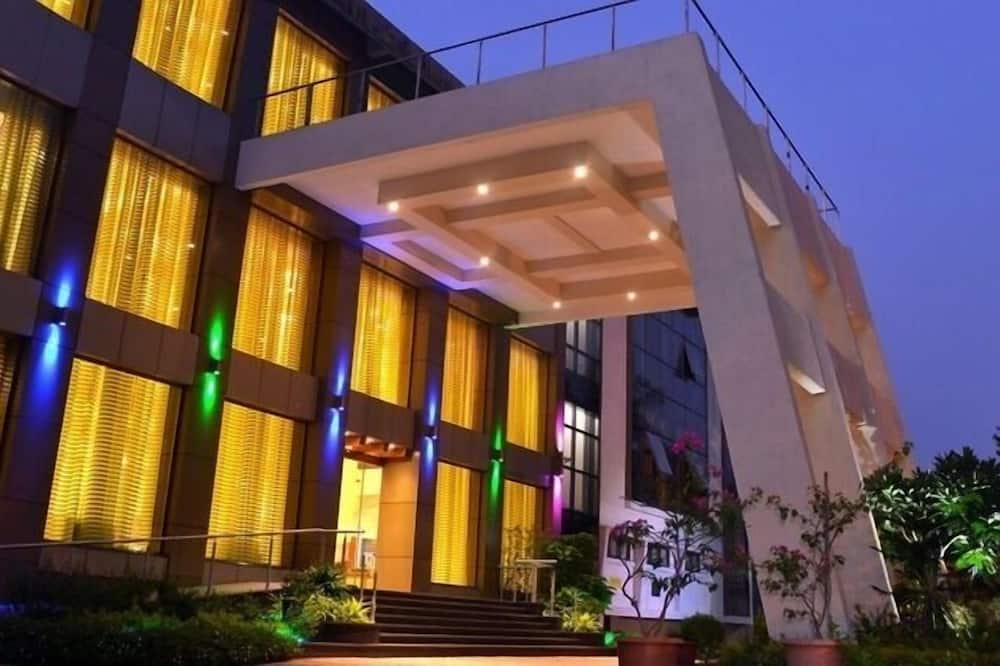 Club Emerald