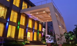 Mặt tiền nơi lưu trú