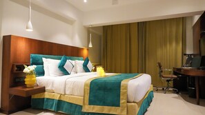 Habitació Deluxe | Caixa forta a l'habitació, escriptori i cortines opaques 