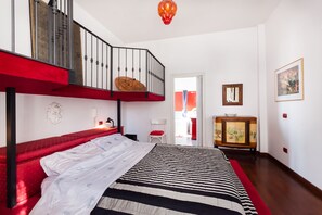 Apartamento, 2 habitaciones | Ropa de cama de alta calidad, escritorio, wifi gratis