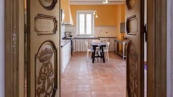 Quarto triplo | Área de estar | TV de tela plana