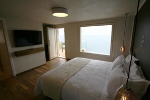 Double Deluxe with hot tub (Aether) | セーフティボックス (室内)、防音設備、WiFi (無料)、ベッドシーツ