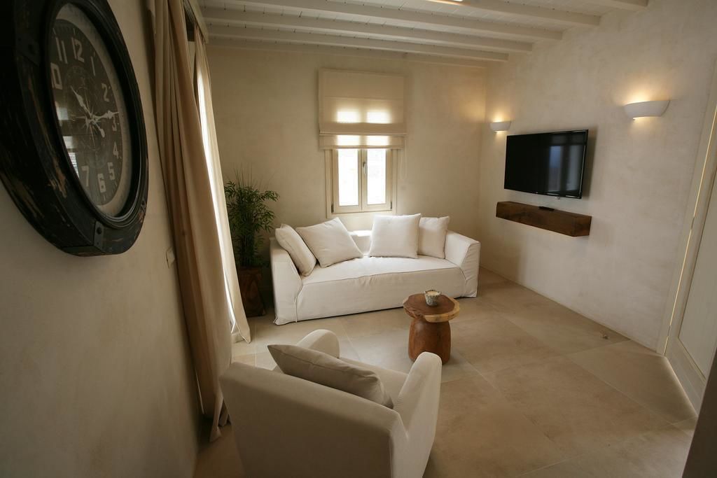 junior suite, hot tub (apollon light) | 1 bedroom, in-room safe, soundproofing, free wifi