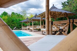 Seasonal outdoor pool, free pool cabanas