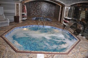 Indoor pool - Joyy Hotel & Spa (Baku)