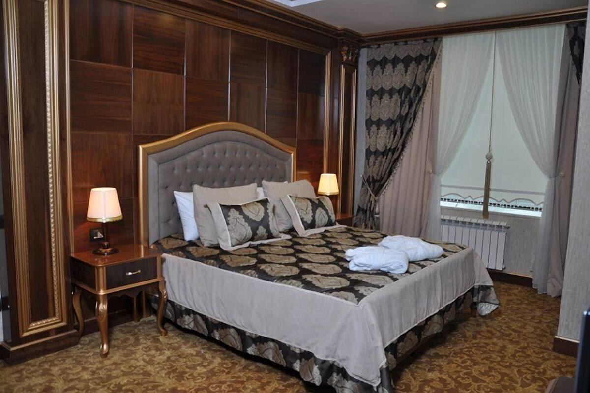 Suite | Minibar, in-room safe, desk, cots/infant beds