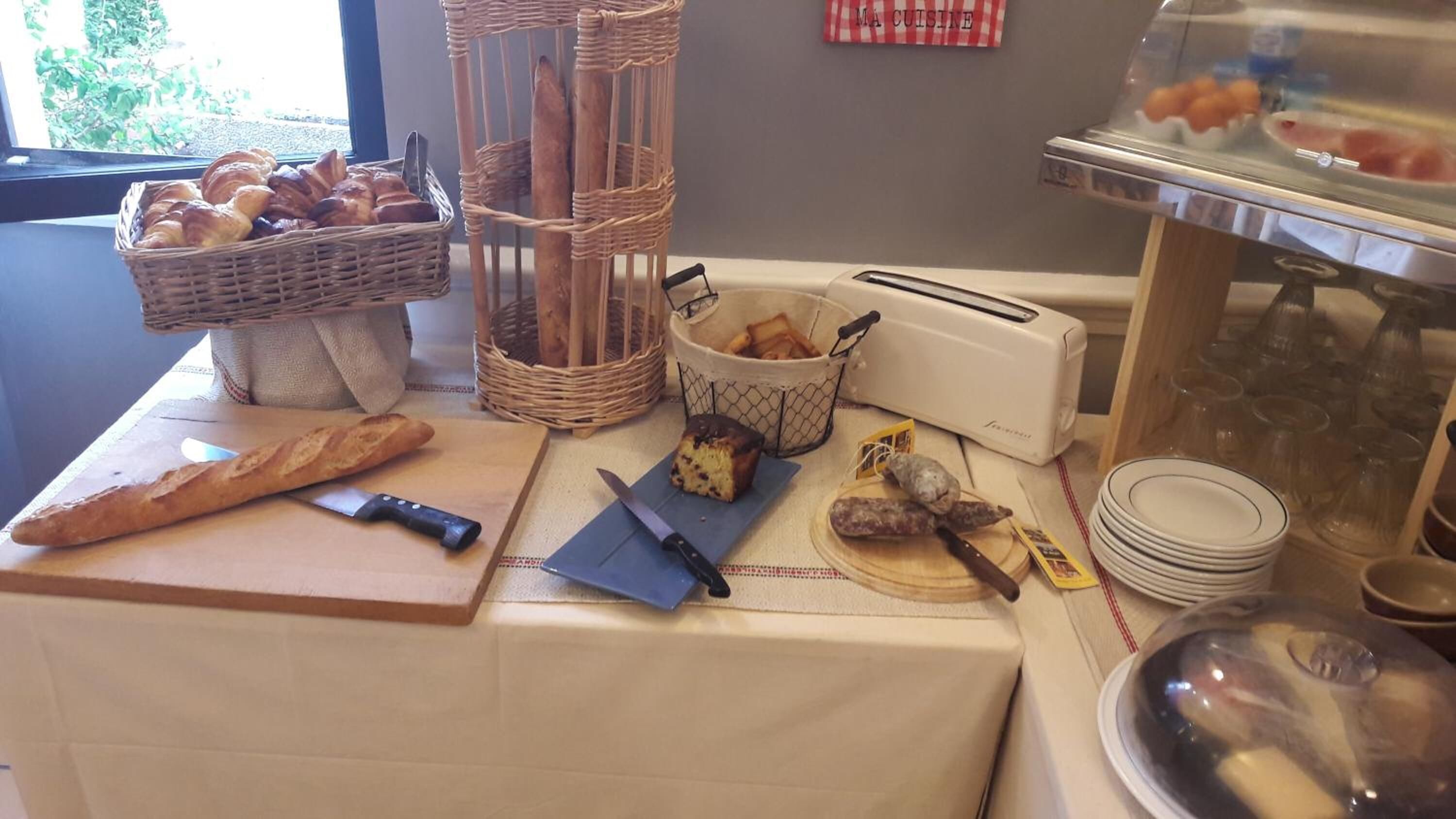 breakfast, lunch, dinner served; regional cuisine, al fresco dining