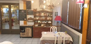 Se sirven desayunos, almuerzos y cenas