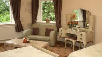 Traditional Triple Room, Private Bathroom | Room amenity