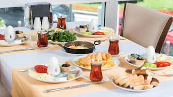 Frühstück, Mittagessen und Abendessen