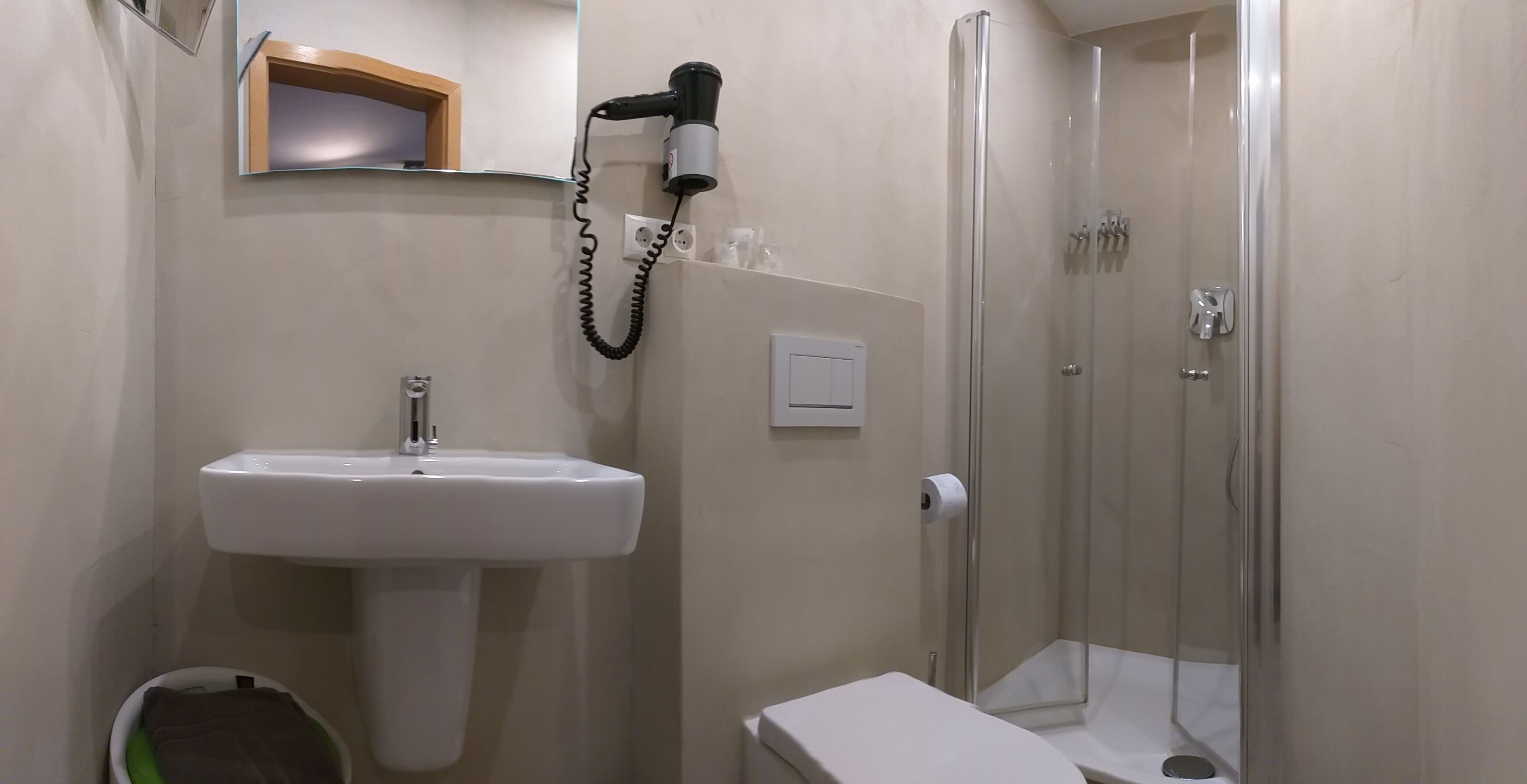 classic double room | bathroom | shower, hair dryer, towels