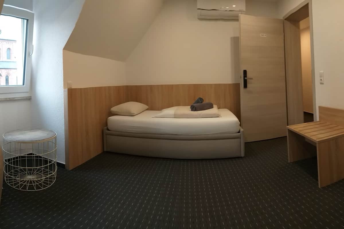 apartment | living area | 32-inch flat-screen tv with satellite channels, tv