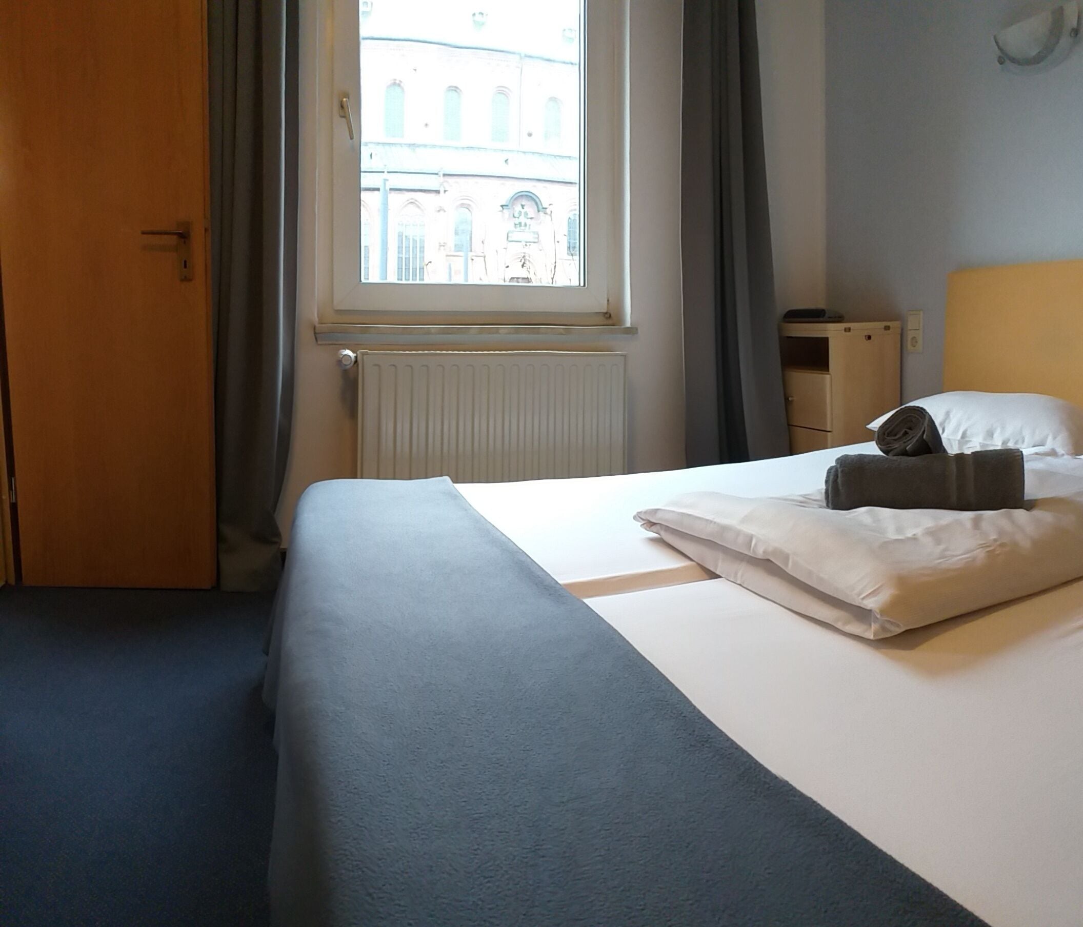 classic double room | hypo-allergenic bedding, minibar, in-room safe, desk